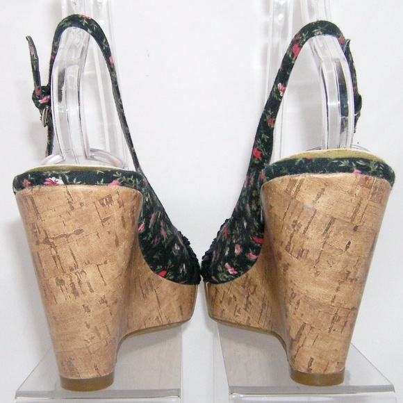 Soda 'Tiffy' floral ruffle buckle slingbacks 8.5 - Picture 5 of 8